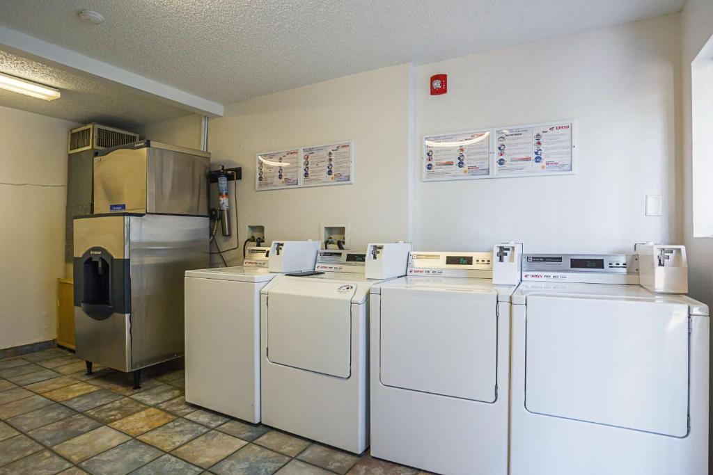 Motel 6-Yuma, AZ - East photo