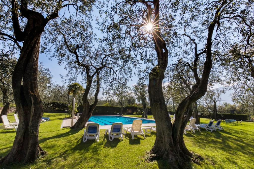 Bazén v ubytování Garnì Casa Rabagno nebo v jeho okolí