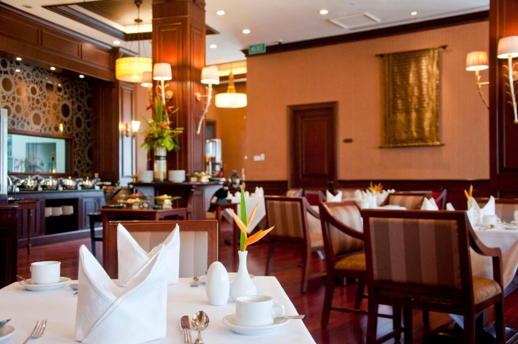 Restaurace v ubytování Hotel Majapahit Surabaya MGallery