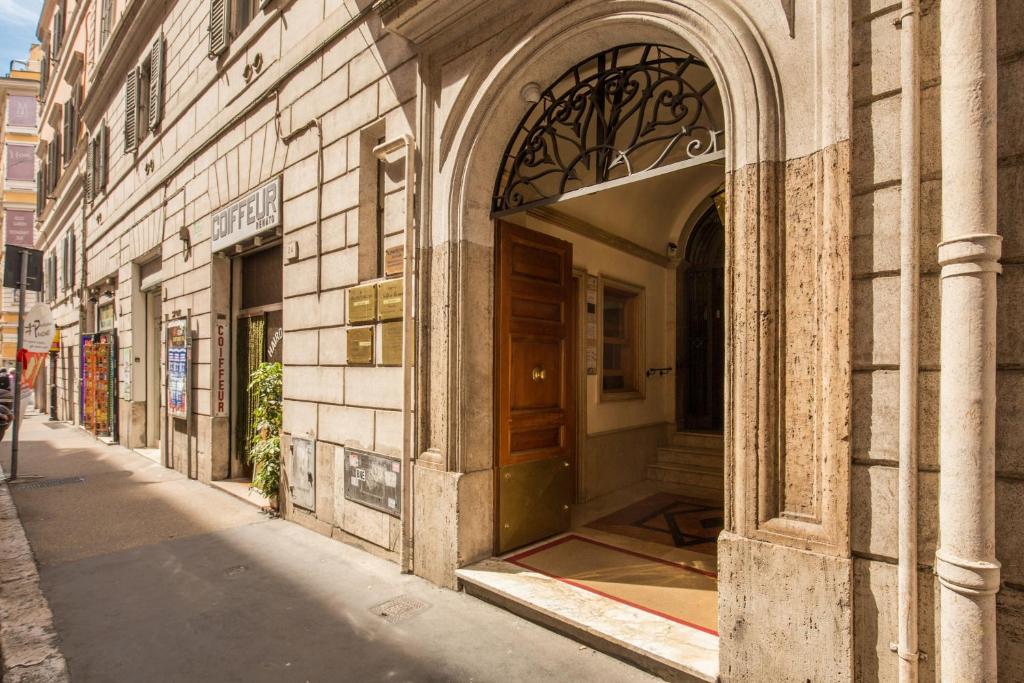 The facade or entrance of Notti A Roma