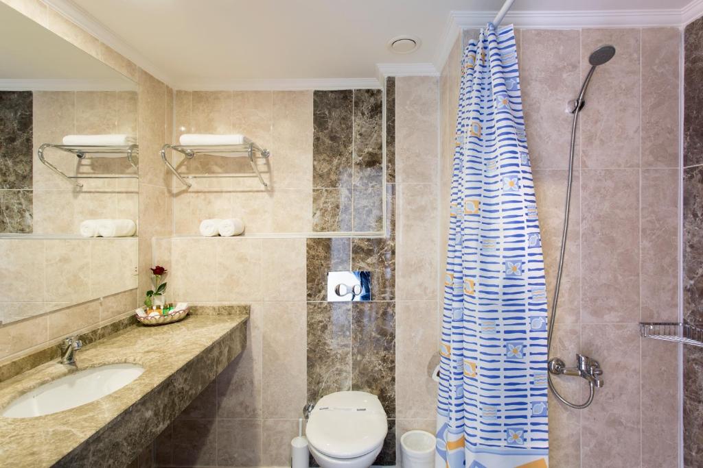 Koupelna v ubytování Kemer Dream Hotel
