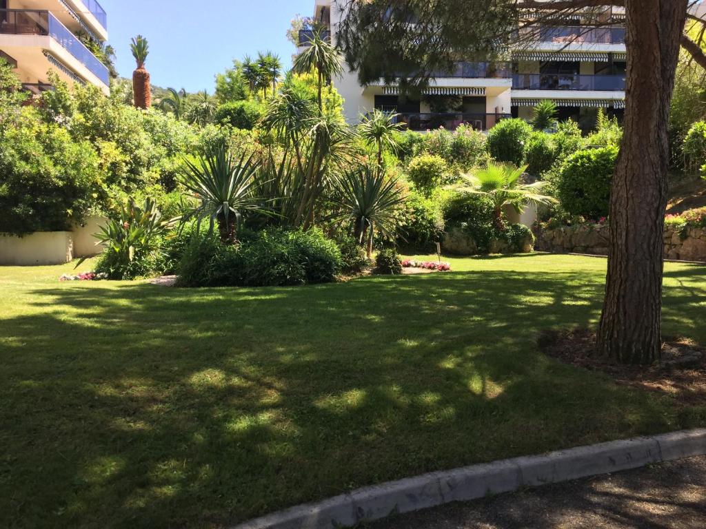 Un Coin de Paradis - Apartment - Ground Floor