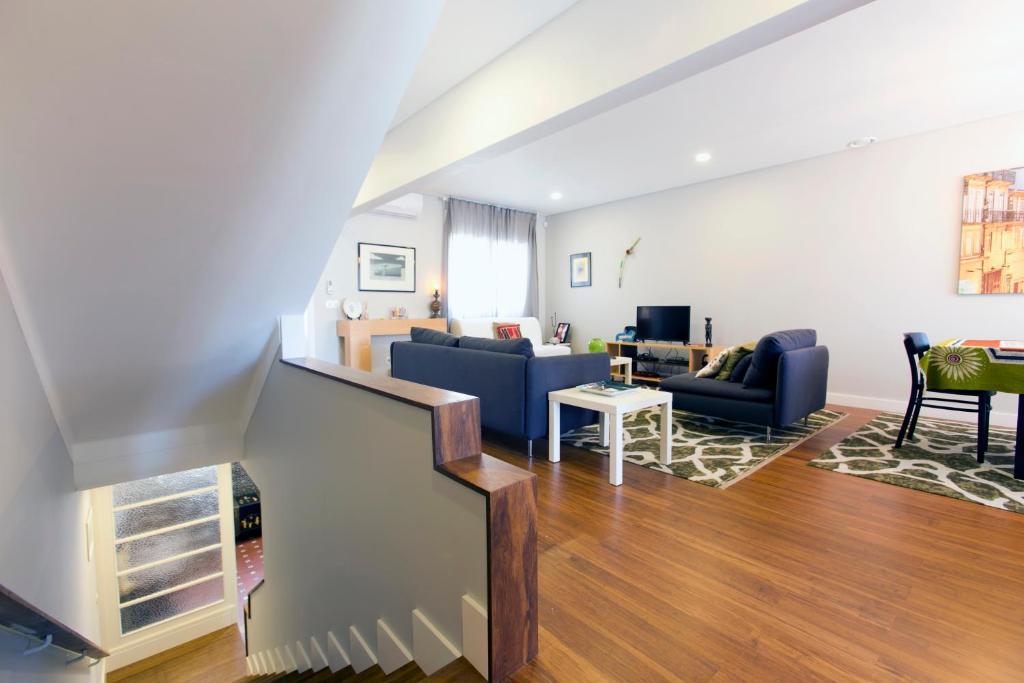 Friend & Family House