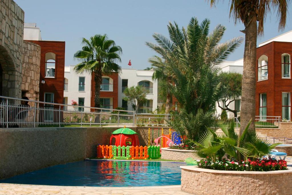 a playground in the middle of a swimming pool at Costa Luvi Hotel Bodrum - All Inclusive in Gümbet