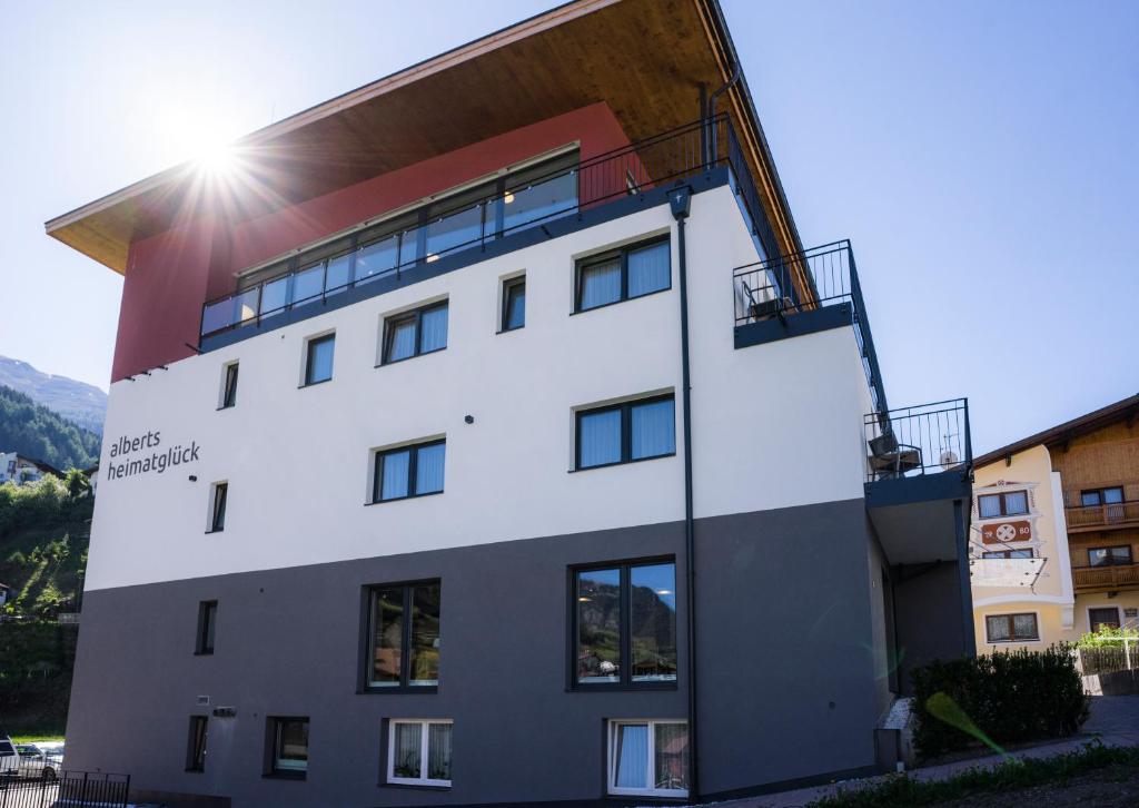 Budova, kde se aparthotel nachází