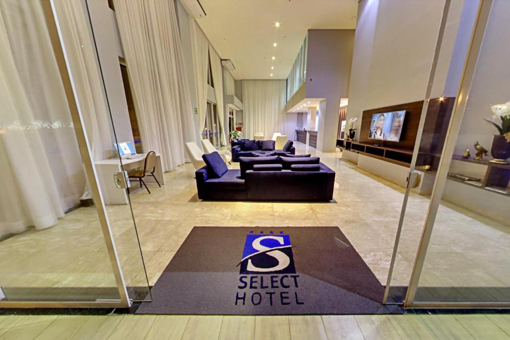  Select Hotel