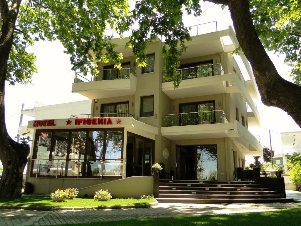 Budova, kde se hotel nachází