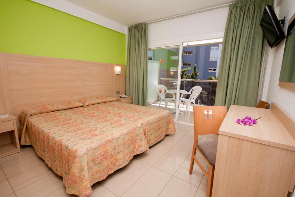 Hotel Perla - Twin Room With Pool View