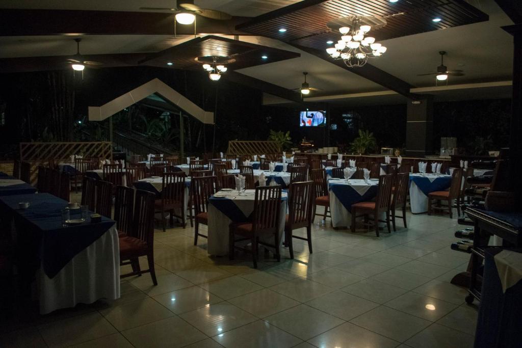 Restaurace v ubytování Hotel Suerre