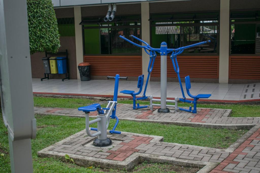Fitness centrum a/nebo fitness zařízení v ubytování Hotel Suerre