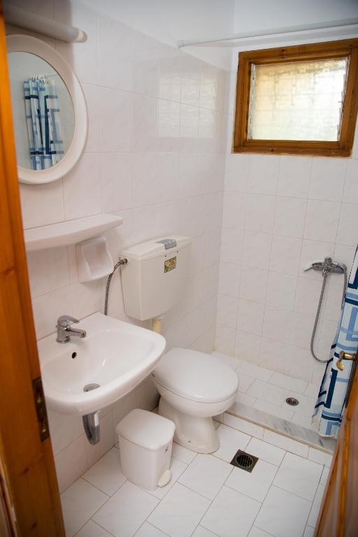 A bathroom at Perigiali