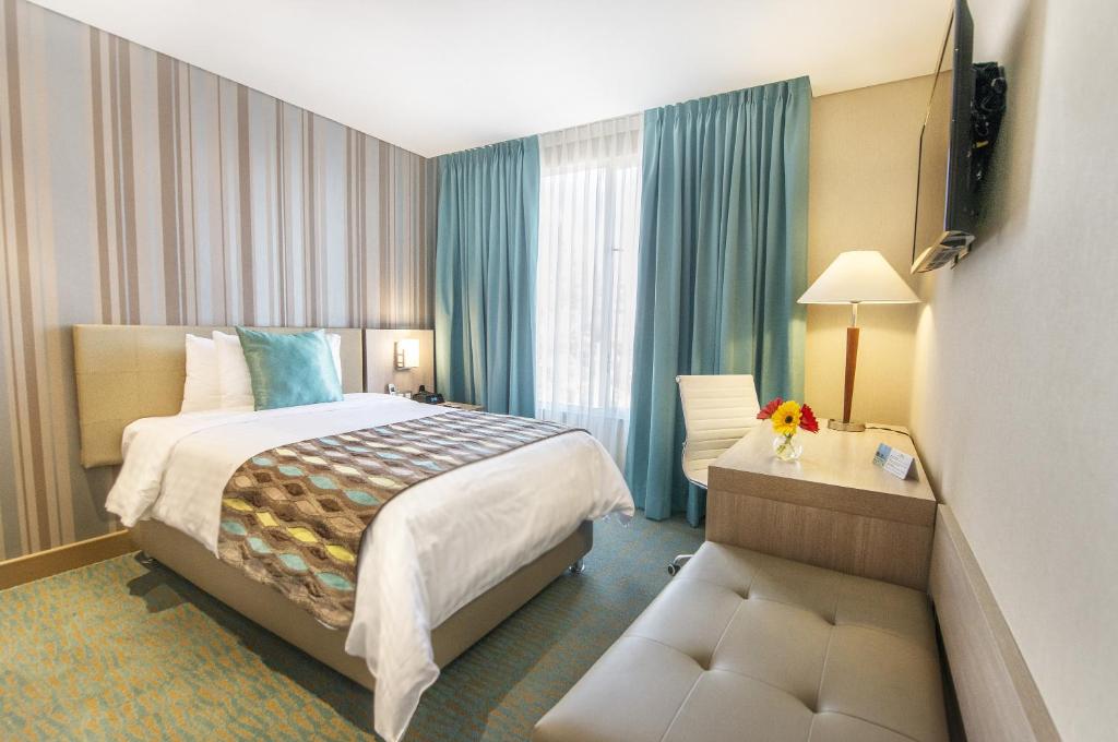 Apartamentos Plaza Suites - 