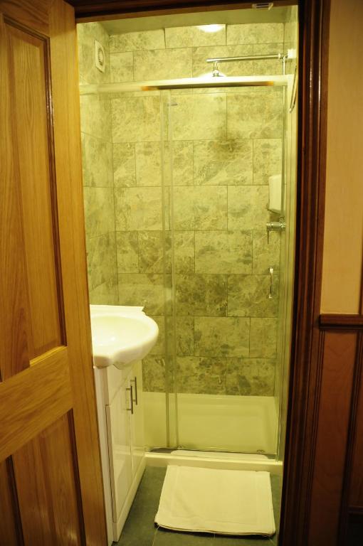 Cricklewood Lodge Hotel - Resim 9