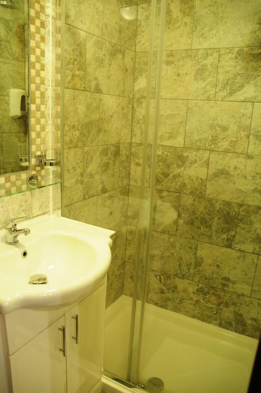 Cricklewood Lodge Hotel - Resim 10