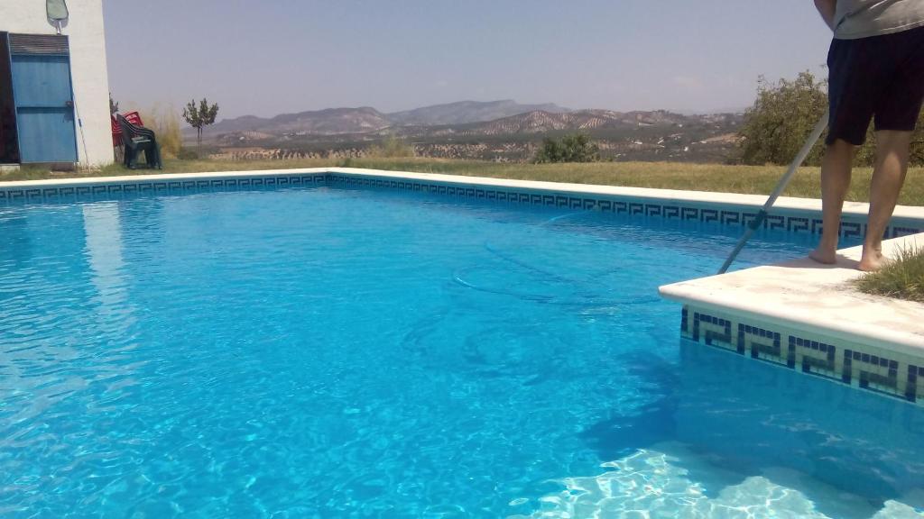 Basen w obiekcie Apartamentos Rurales El Cañuelo de Carcabuey lub w pobliżu