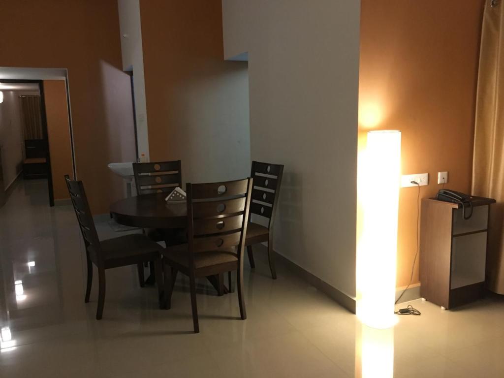 Jyothi Suites - Appartamento Con Una Camera Da Letto