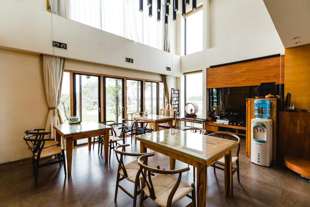 A seating area at 輕塵別院Serenegray B&B