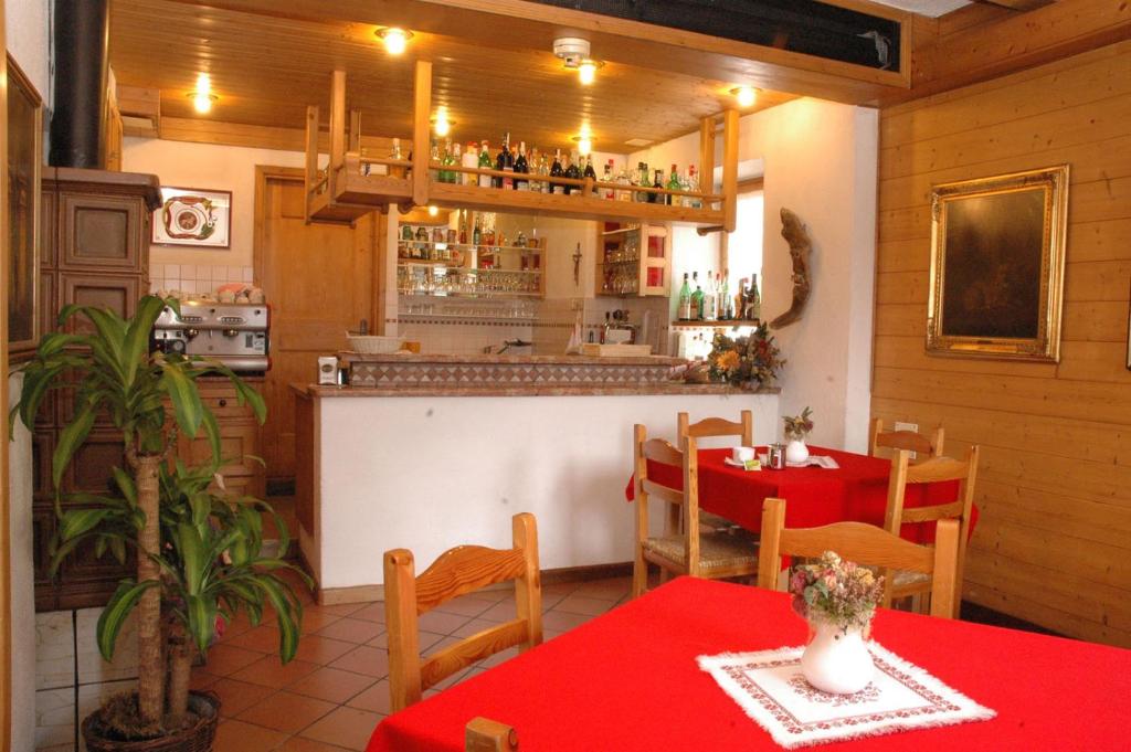 Nápoje v ubytování Hotel Al Pelmo Wellness