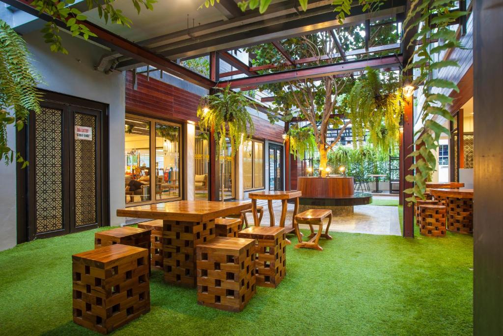 New Siam Palace Ville Hotel