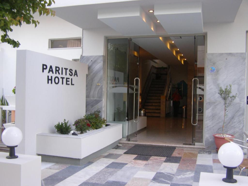 Exteriér nebo vchod ubytování Paritsa Hotel