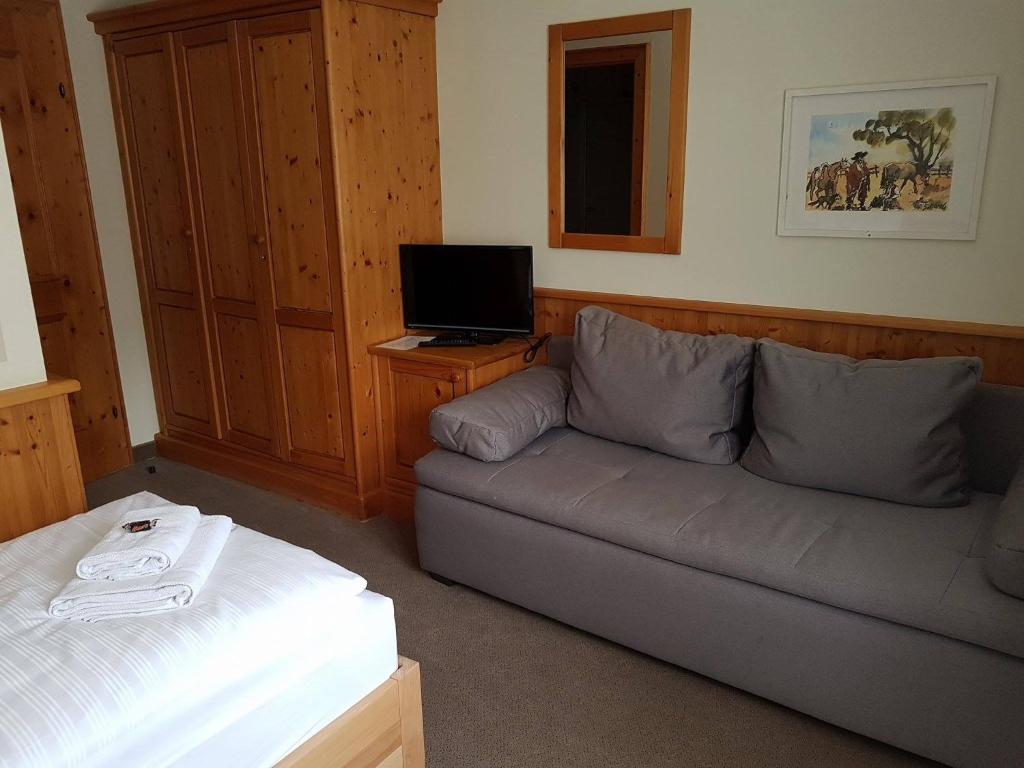 TV a/nebo společenská místnost v ubytování Hotel Tauplitzerhof
