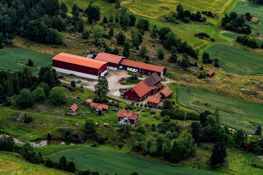 an aerial view of a farm with a barn at Backgårdens Turism & Kultur in Backgarden