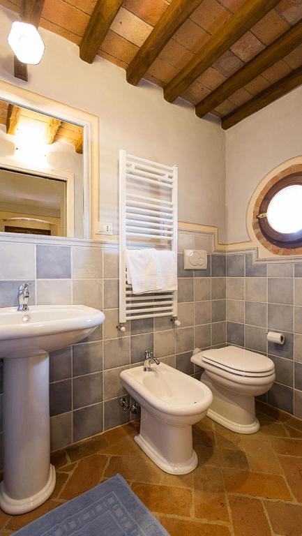 Koupelna v ubytování Borgo Pie' di Gamboi