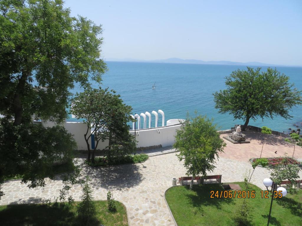 ポモリエにあるVilla Yavorovの家から見える海