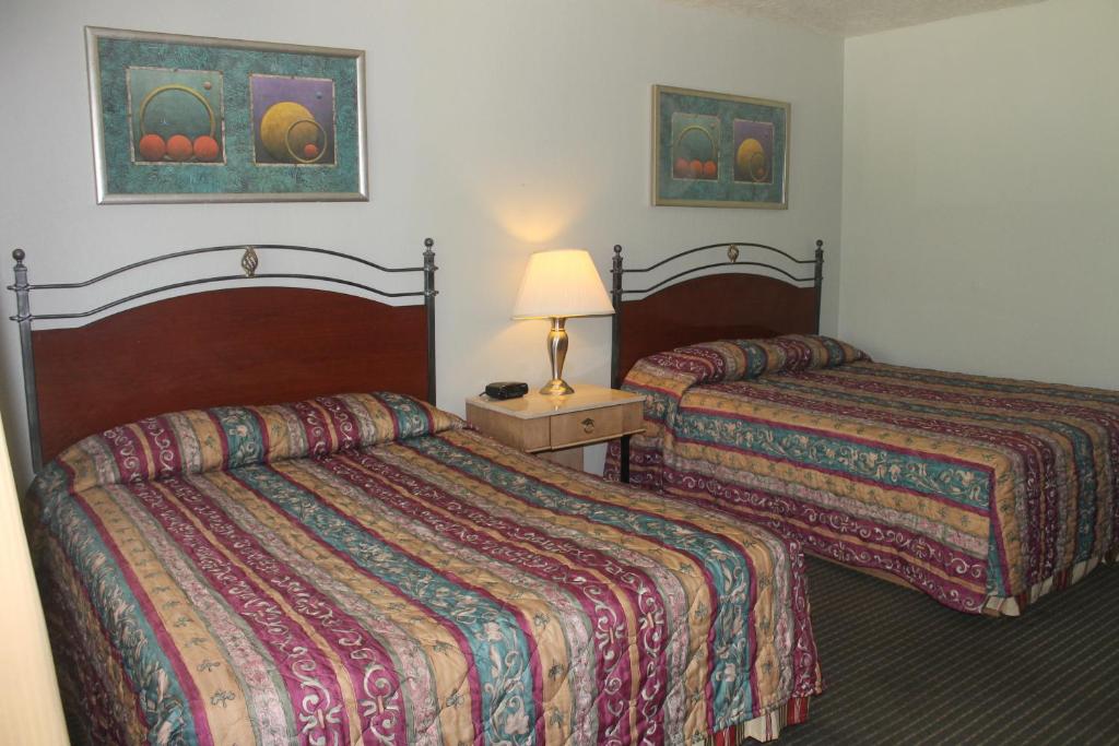 Golden Chain Motel