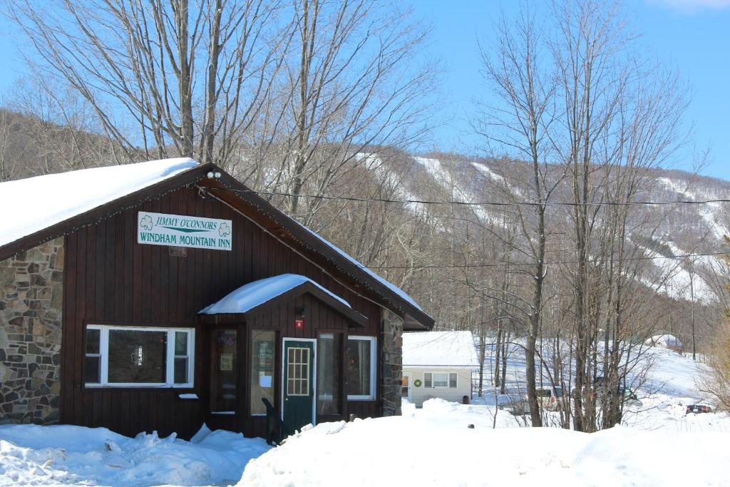 Jimmy OConnor's Windham Mtn Inn v zimě
