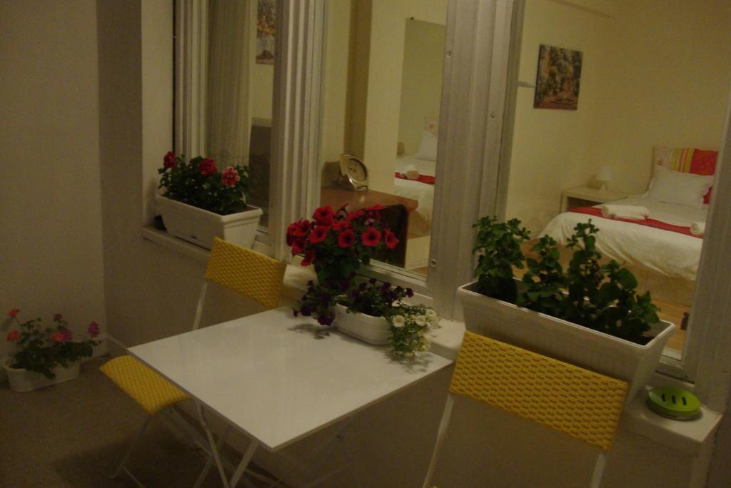 Стаи за гости "Hostel Colours"