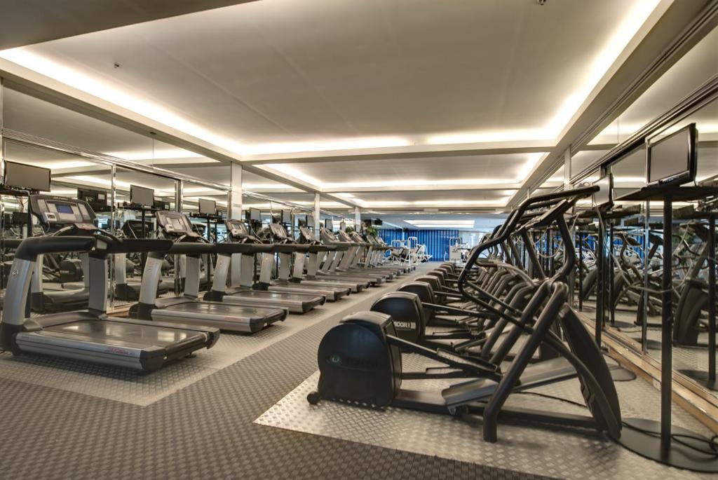 Fitness centrum a/nebo fitness zařízení v ubytování Pathumwan Princess Hotel - SHA Extra Plus Certified
