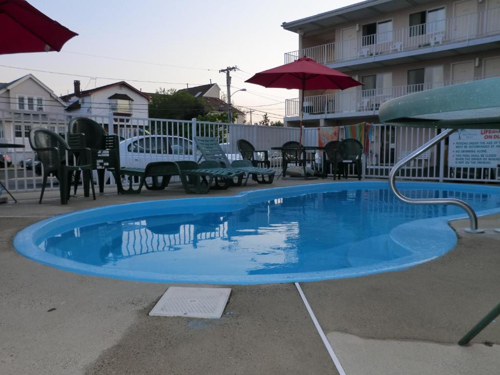 Bazén v ubytování Bay Breeze Motel nebo v jeho okolí