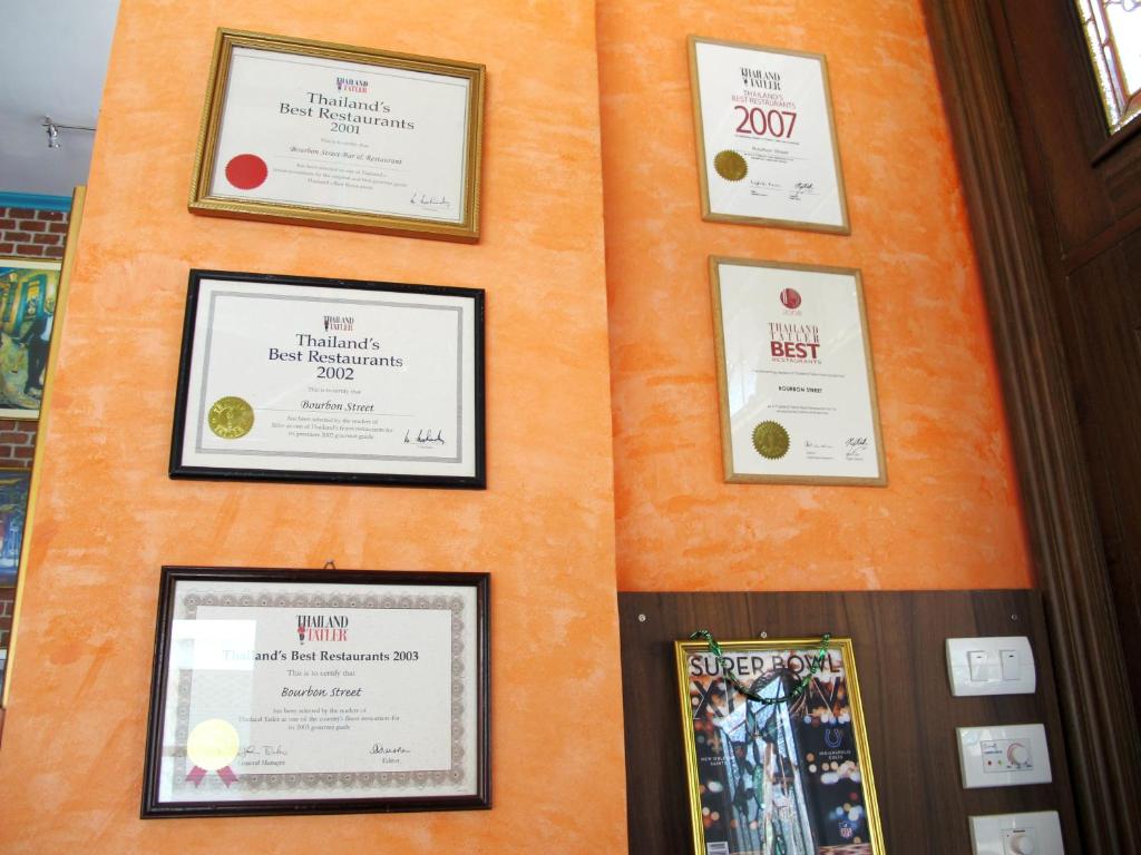 Certifikát, hodnocení, plakát nebo jiný dokument vystavený v ubytování Bourbon St. Boutique Hotel