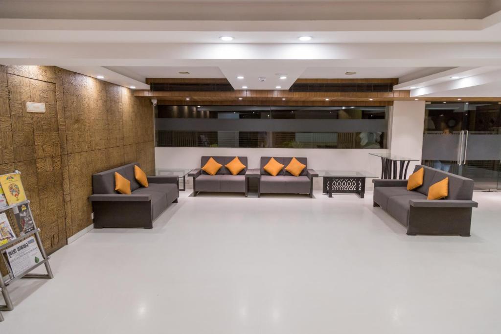 Posezení v ubytování Ginger Ahmedabad SG Road