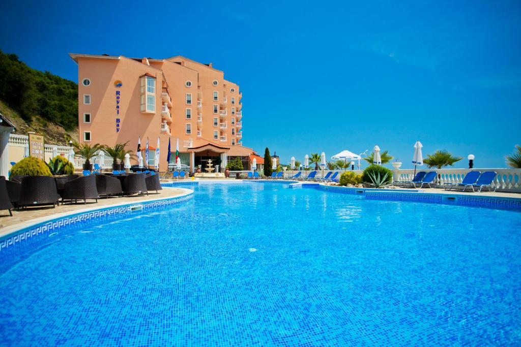 Bazén v ubytování Royal Bay Hotel - All Inclusive nebo v jeho okolí