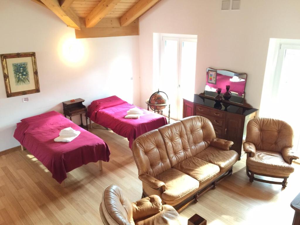 Posezení v ubytování Wellness Suite Na' Canuna'
