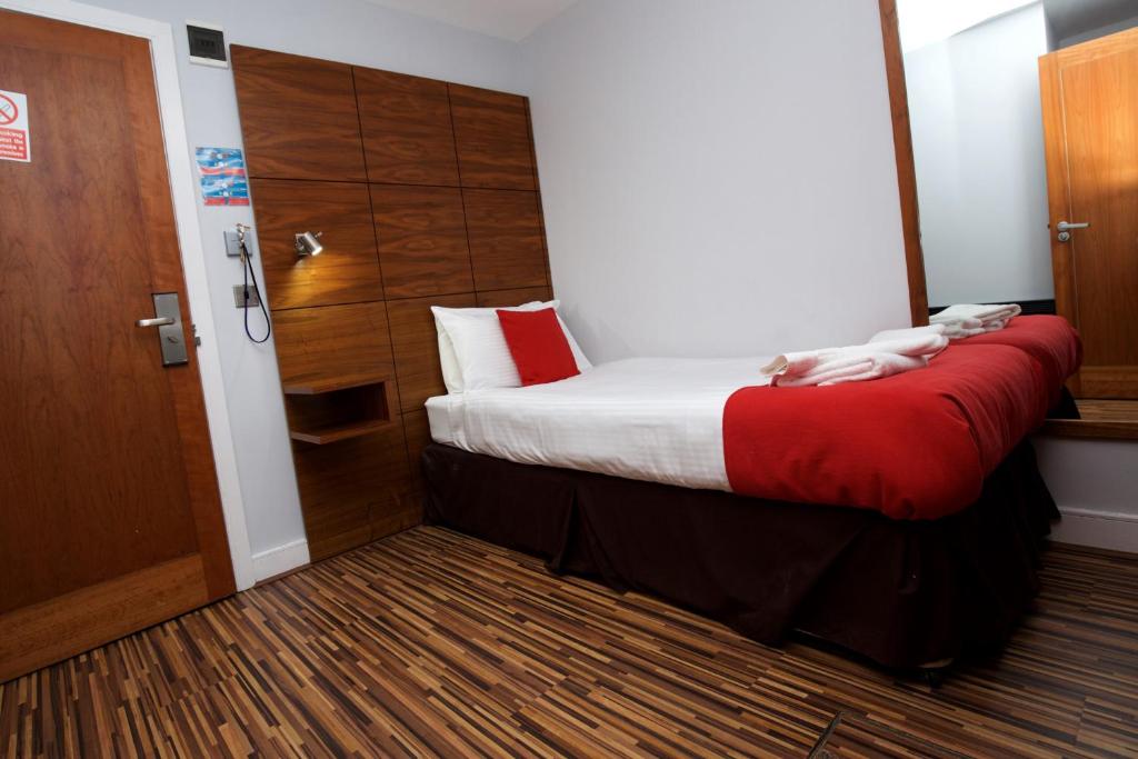 Cocoon @ International Inn + Apartments - Resim 8