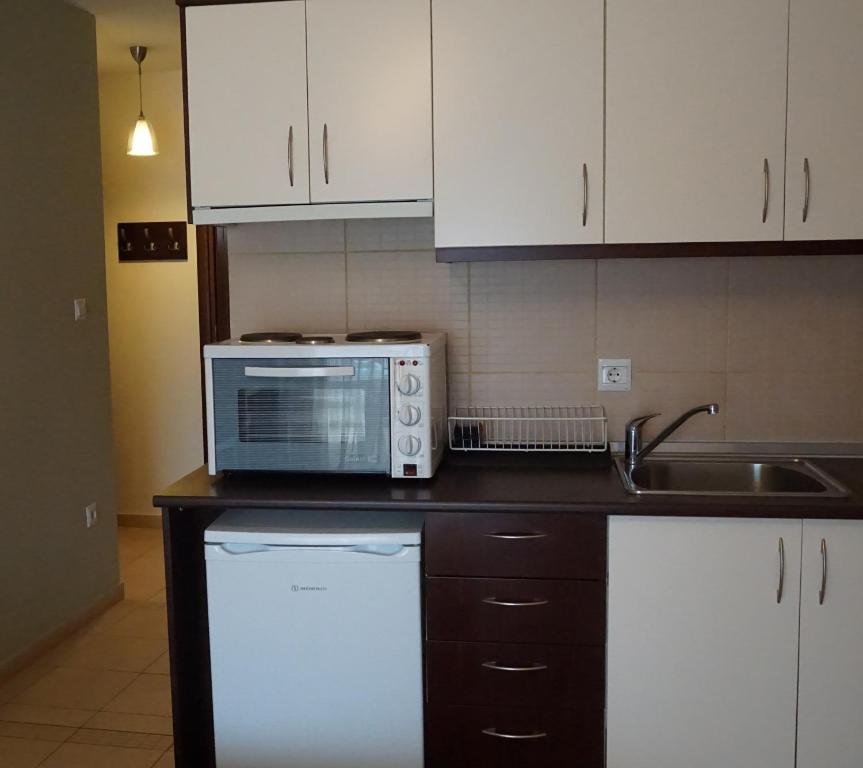 Ameris Studios & Apartments - 18