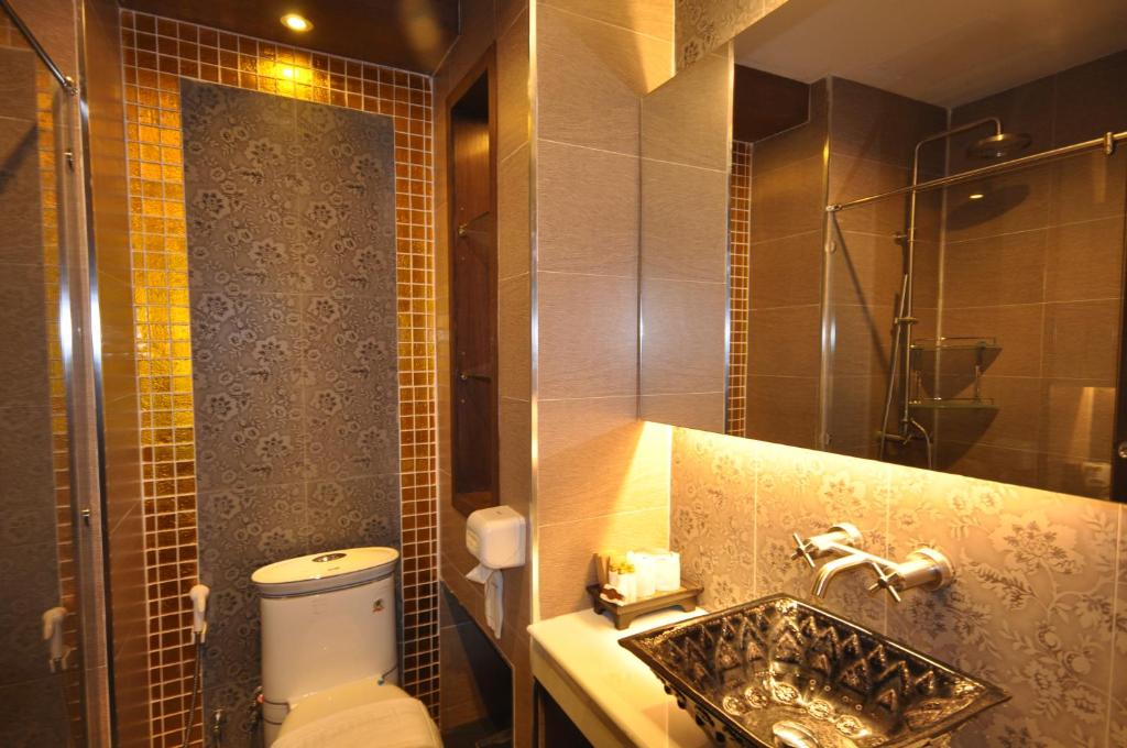 Koupelna v ubytování Chalelarn Hotel Hua Hin