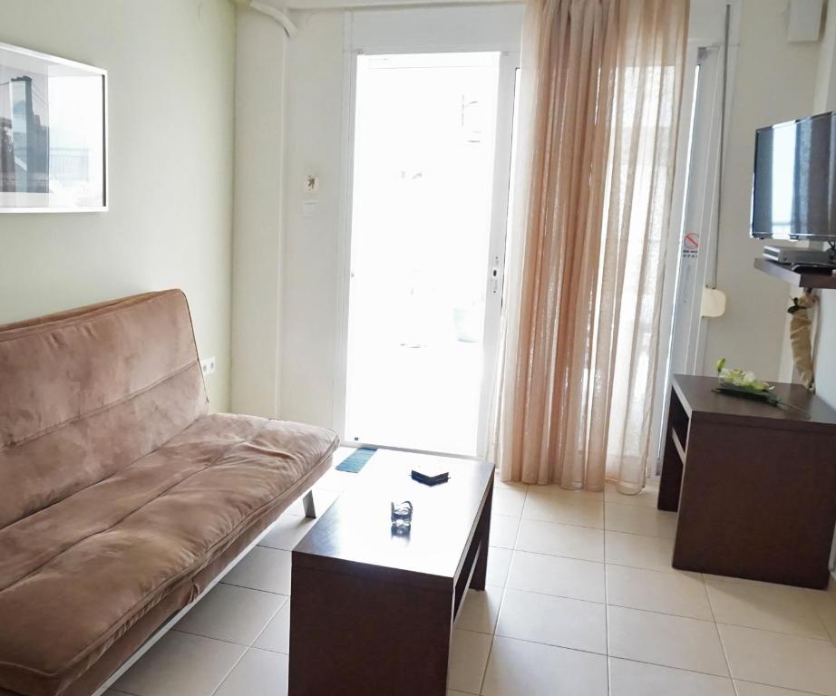 Ameris Studios & Apartments - 10