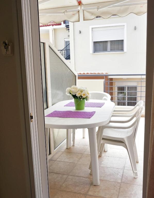 Ameris Studios & Apartments - 13