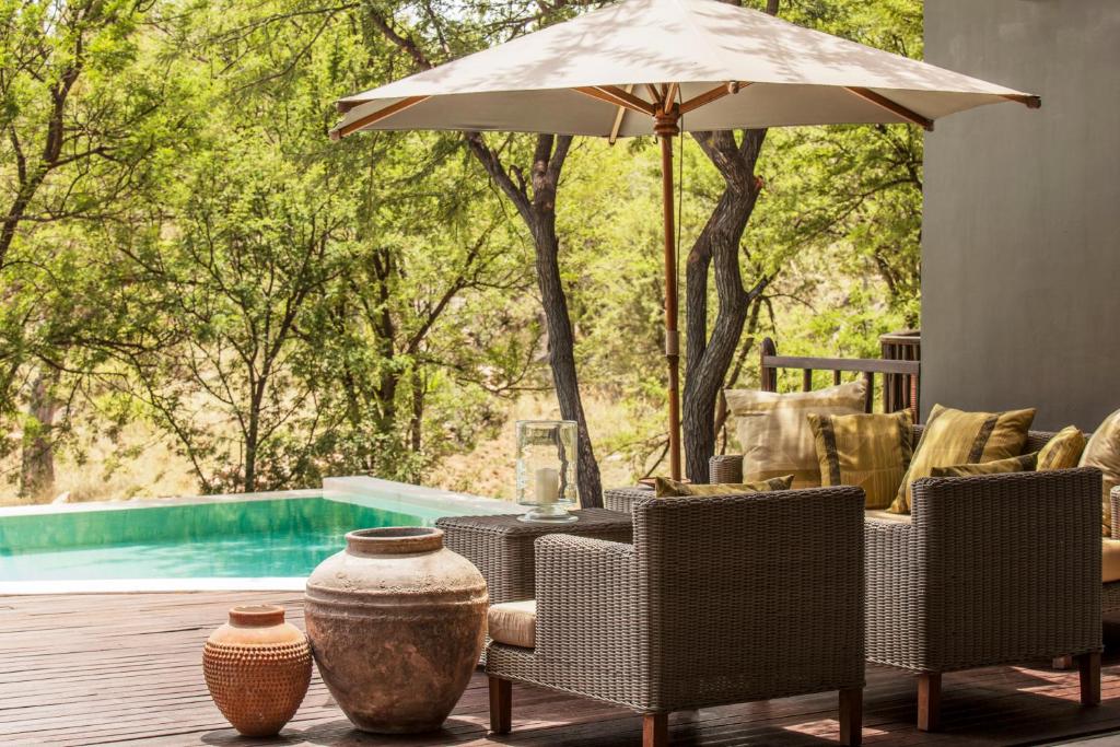 Het zwembad bij of vlak bij Four Seasons Safari Lodge Serengeti