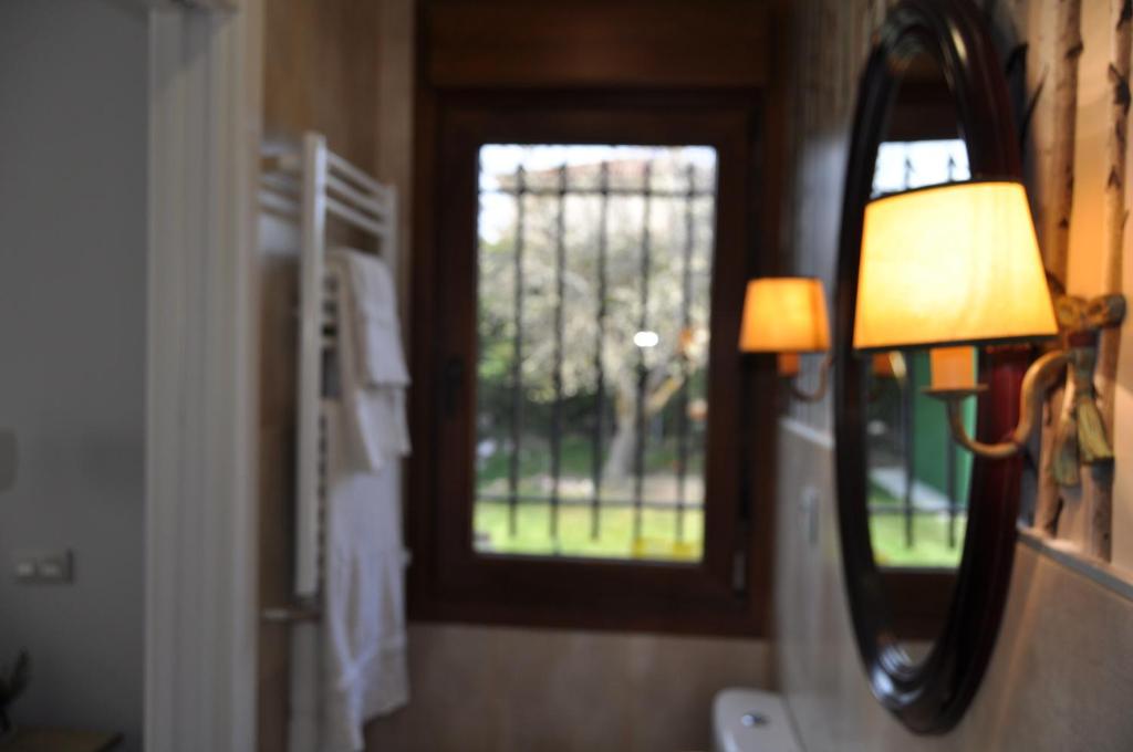 A bathroom at El Jardin de Manuela