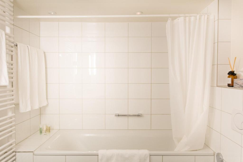 Lake Side Location Bellevue - Resim 20