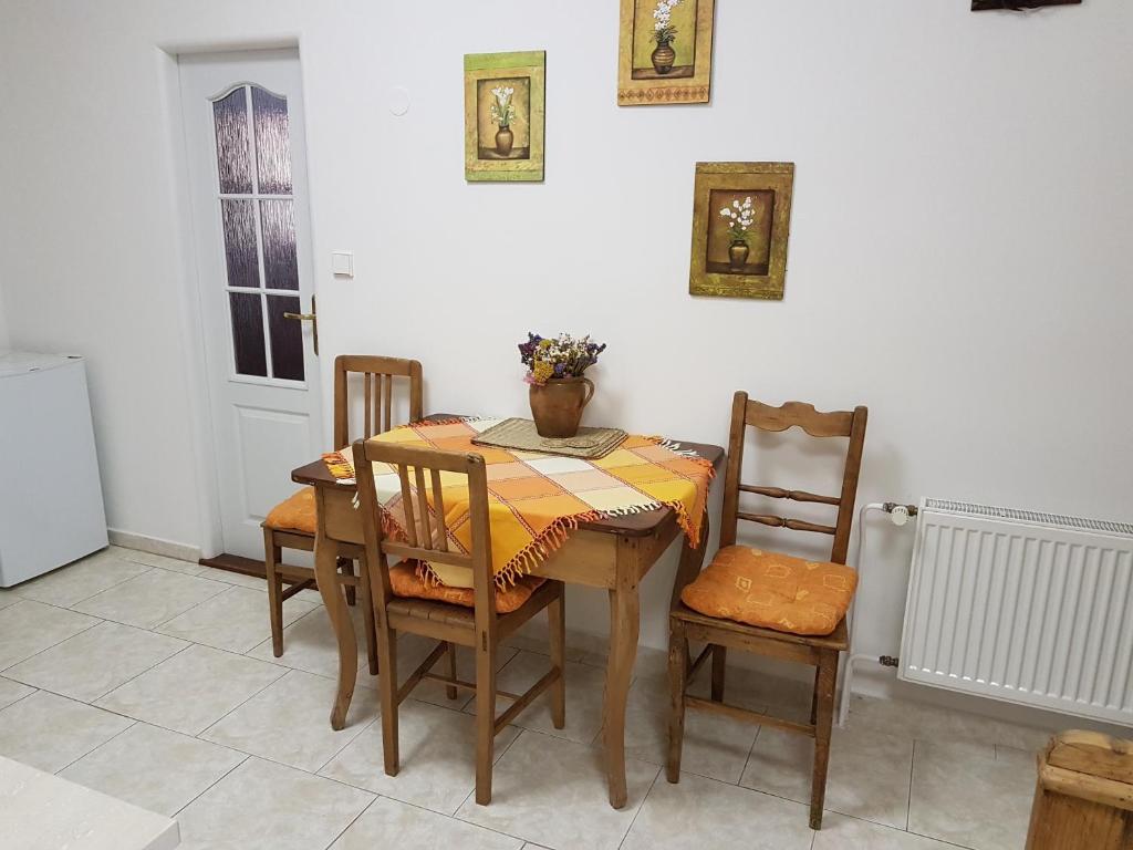Posezení v ubytování Apartmany u Dvora
