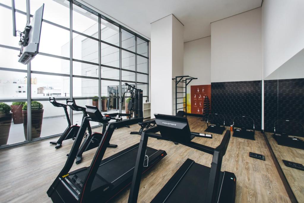 Fitness centrum a/nebo fitness zařízení v ubytování Intercity Curitiba Centro Cívico