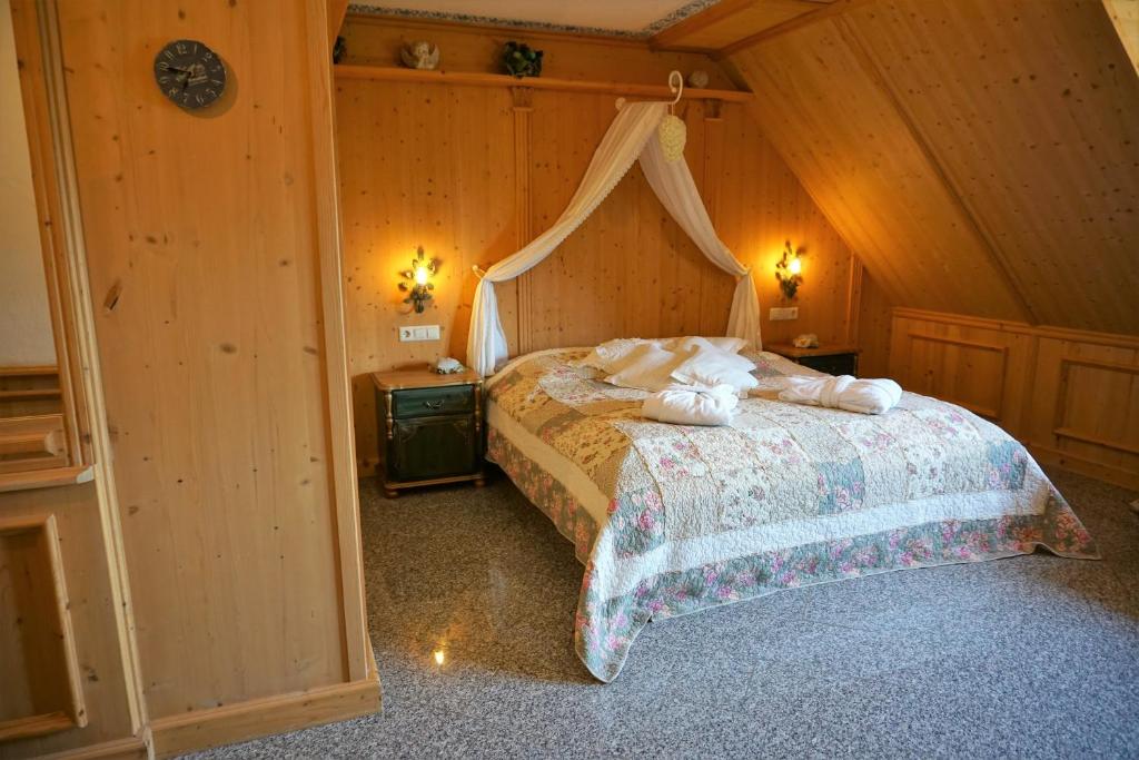 Landhotel Gutshof Camping Badhütten - Apartment With Kitchen - 33
