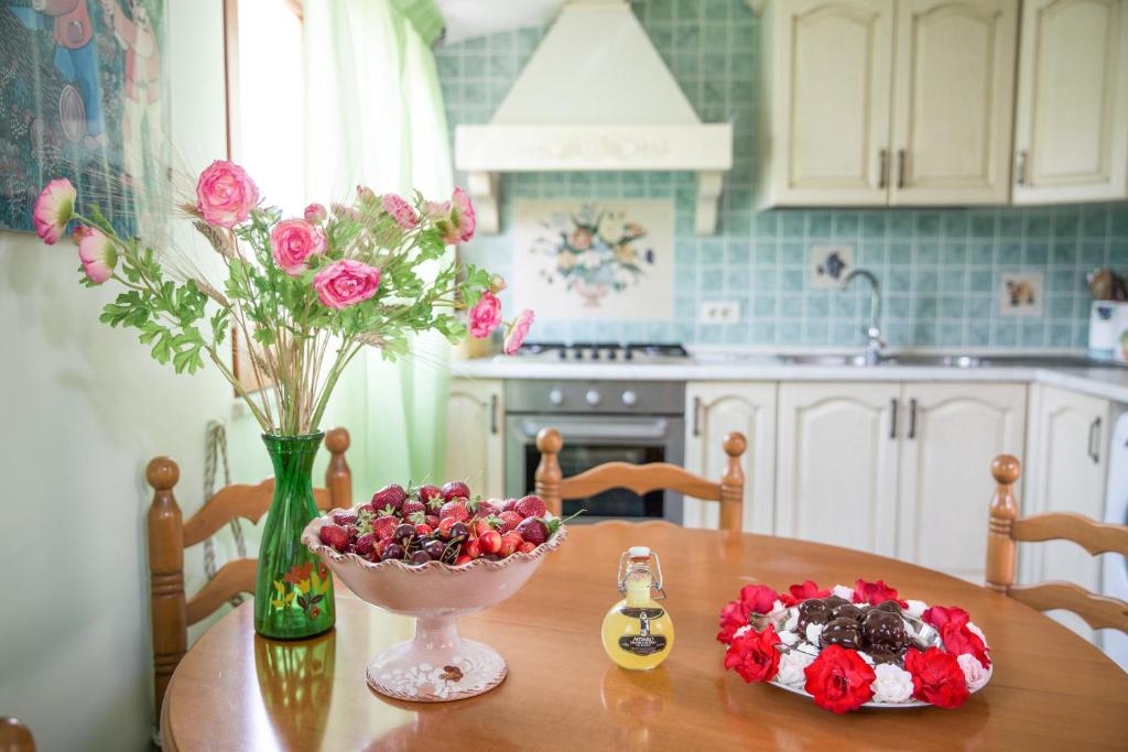 A kitchen or kitchenette at Raggio di Sole