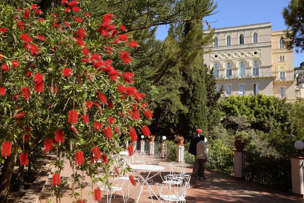 Vonkajšia záhrada v ubytovaní Excelsior Palace Hotel
